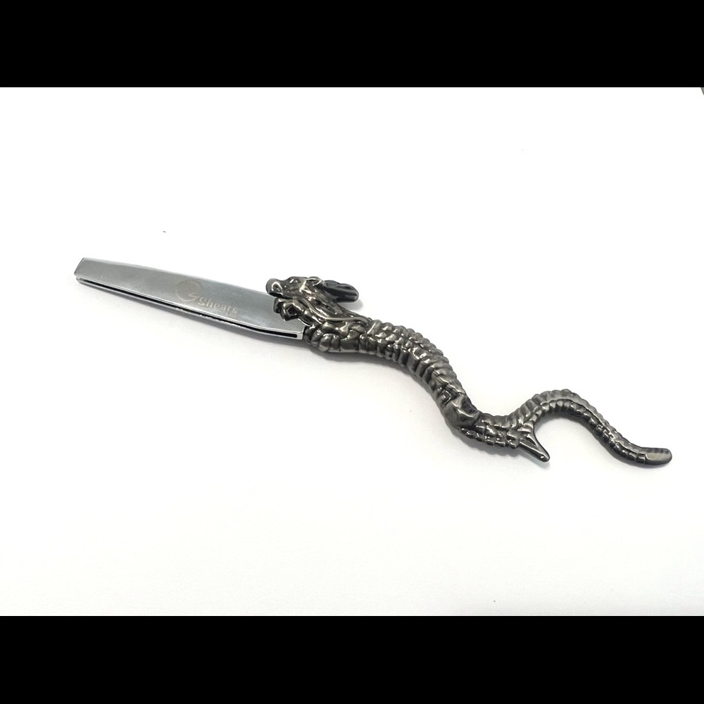Dragon handle razor